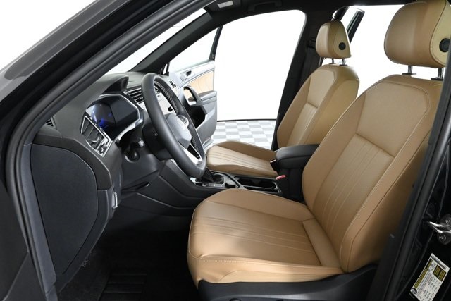 2024 Volkswagen Tiguan SE Wolfsburg Edition photo 21