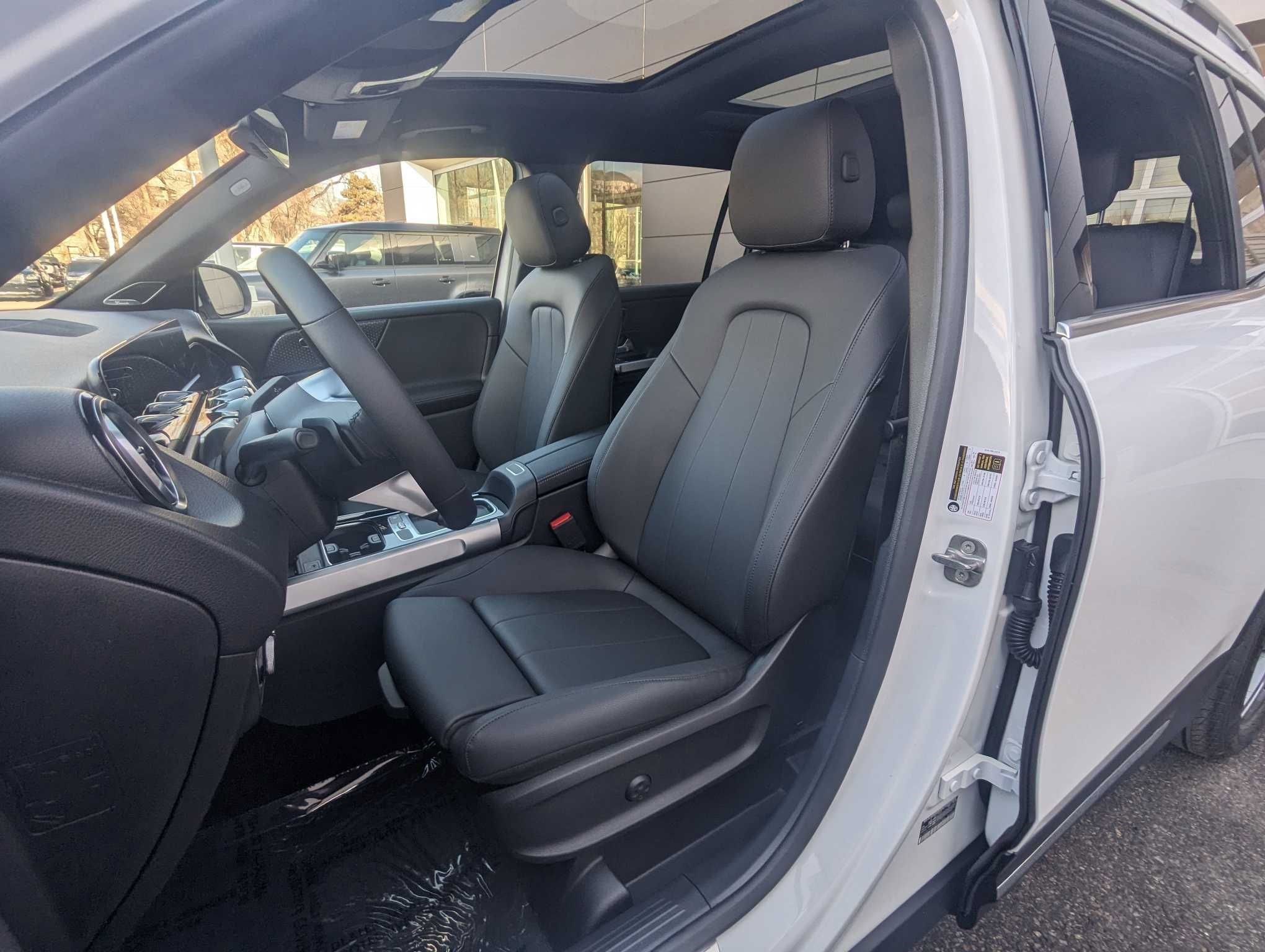 2024 Mercedes Benz GLB 250 4MATIC photo 15