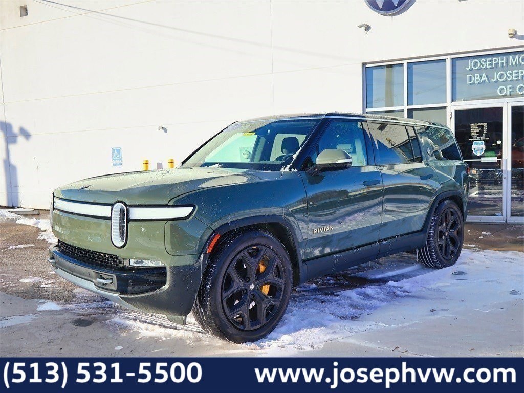 2023 Rivian R1S Adventure's photo