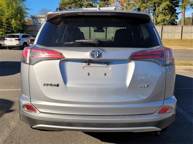 2018 Toyota RAV4 XLE photo 3