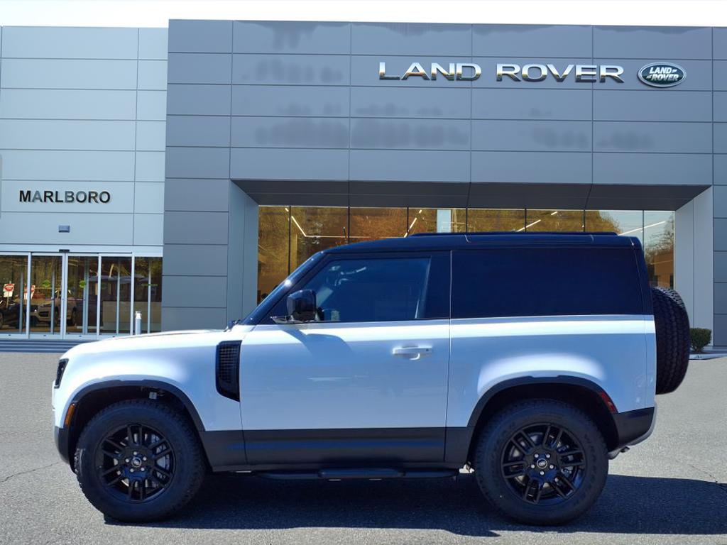 2025 Land Rover Defender 90 S photo 6