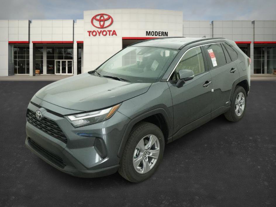 2025 Toyota RAV4 XLE's photo