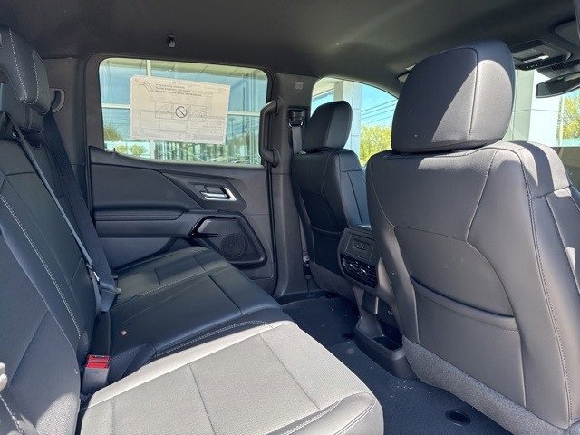 2025 Chevrolet Silverado EV LT photo 32