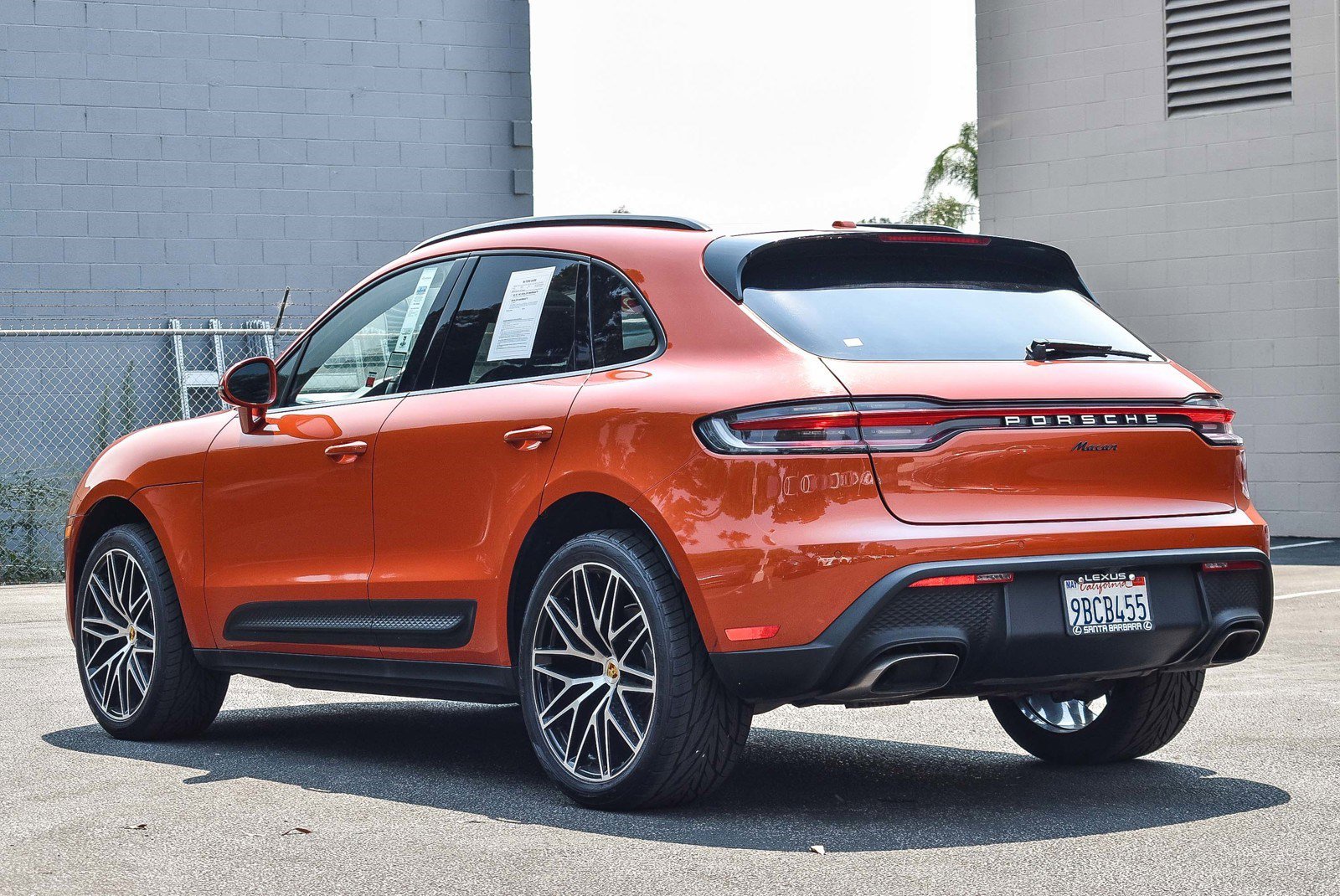 2022 Porsche Macan Base photo 4