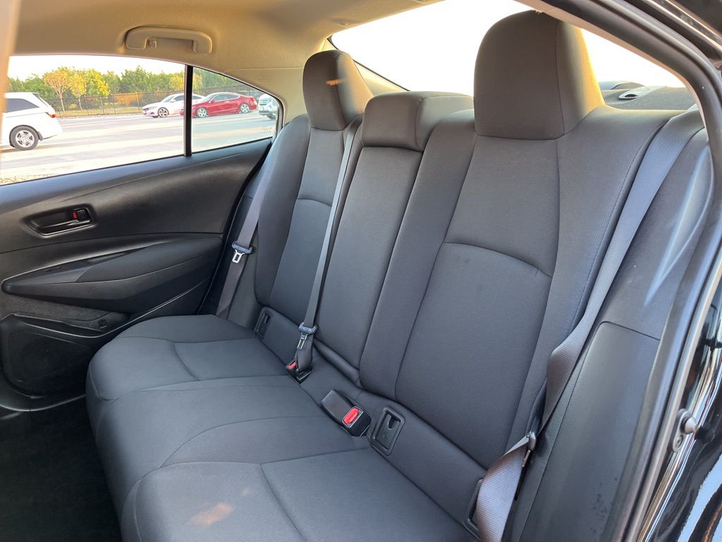 2023 Toyota Corolla LE photo 23