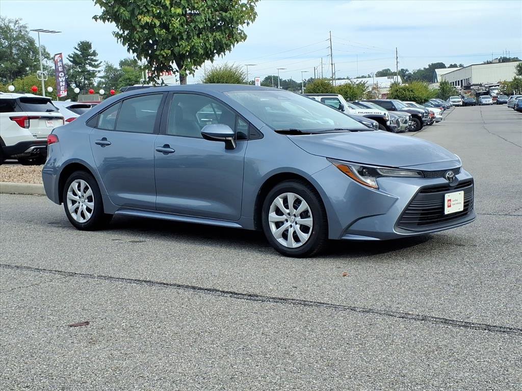 2024 Toyota Corolla LE photo 2