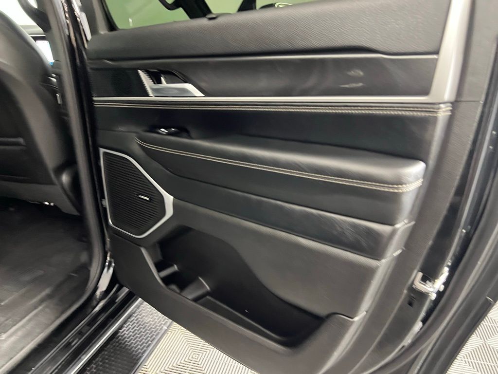 2023 Jeep Wagoneer L Base photo 26