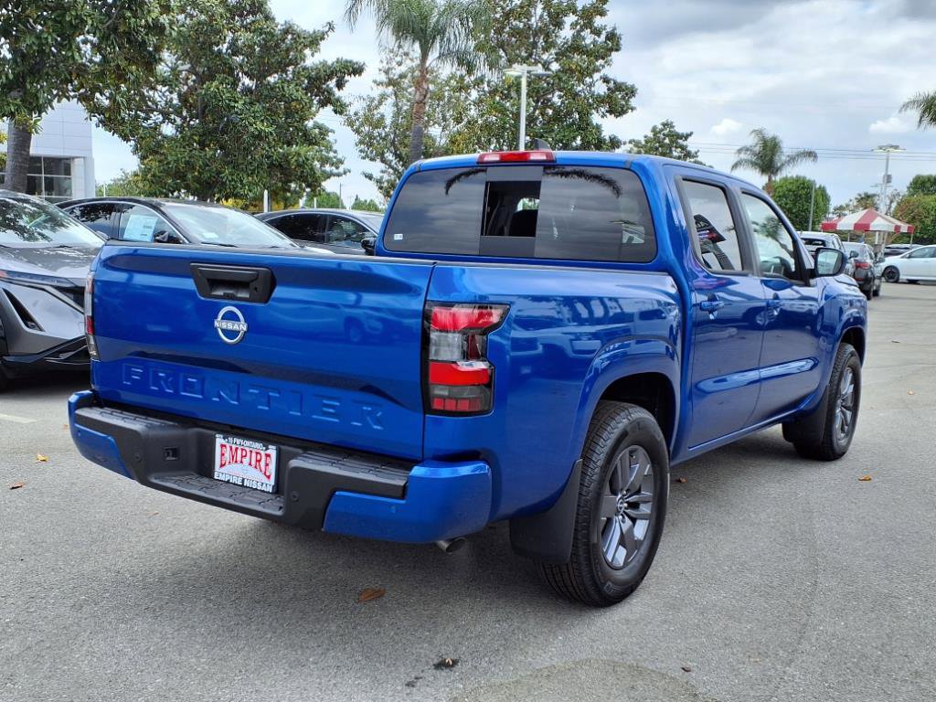 2025 Nissan Frontier Crew Cab SV photo 3