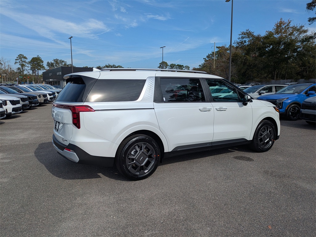 2026 Kia Carnival EX photo 3