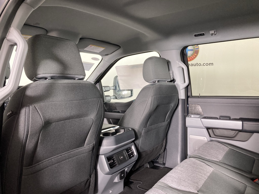 2025 Ford F-350 photo 8