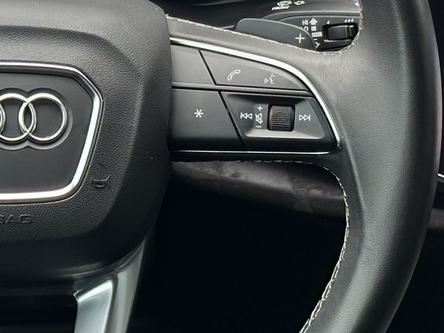2023 Audi Q8 55 Premium photo 12