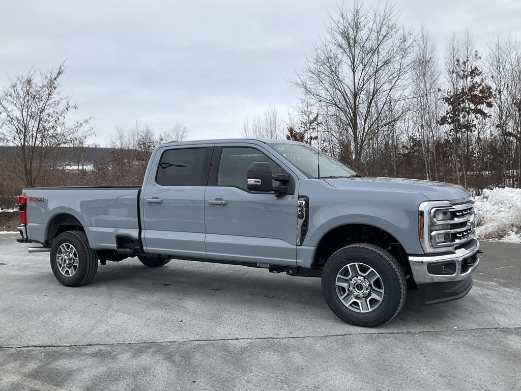 2026 Ford F-350 Super Duty Lariat's photo