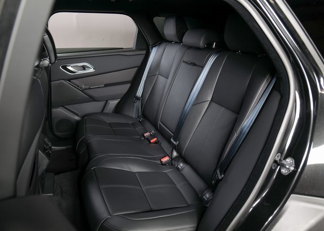 2026 Land Rover Range Rover Velar SE photo 4