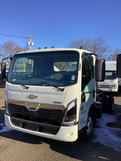2025 Chevrolet Silverado 4500HD photo 2