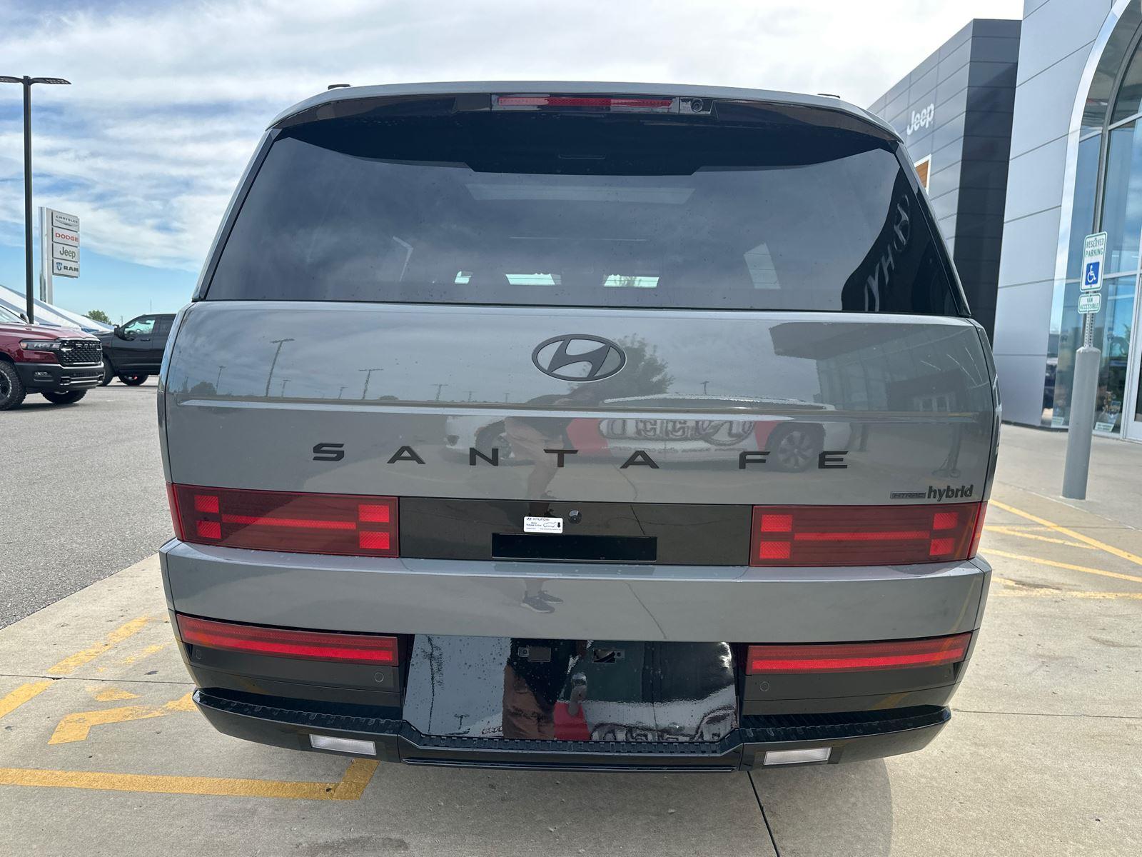 2026 Hyundai Santa Fe Calligraphy photo 2