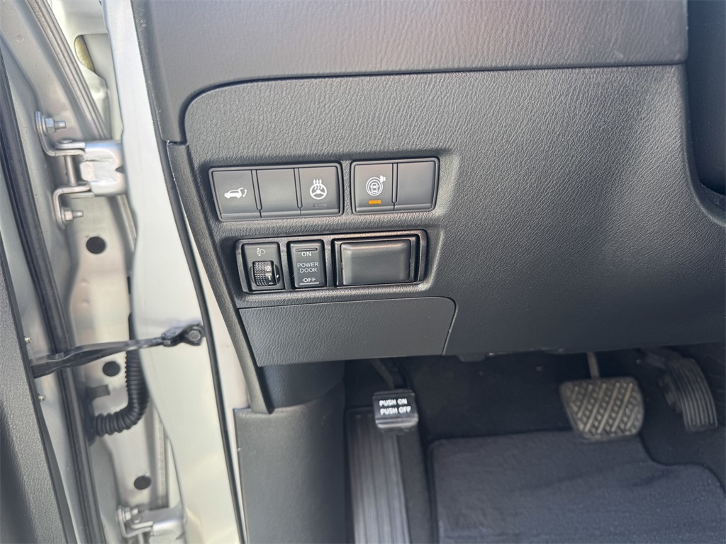 2019 Infiniti QX80 Luxe photo 18
