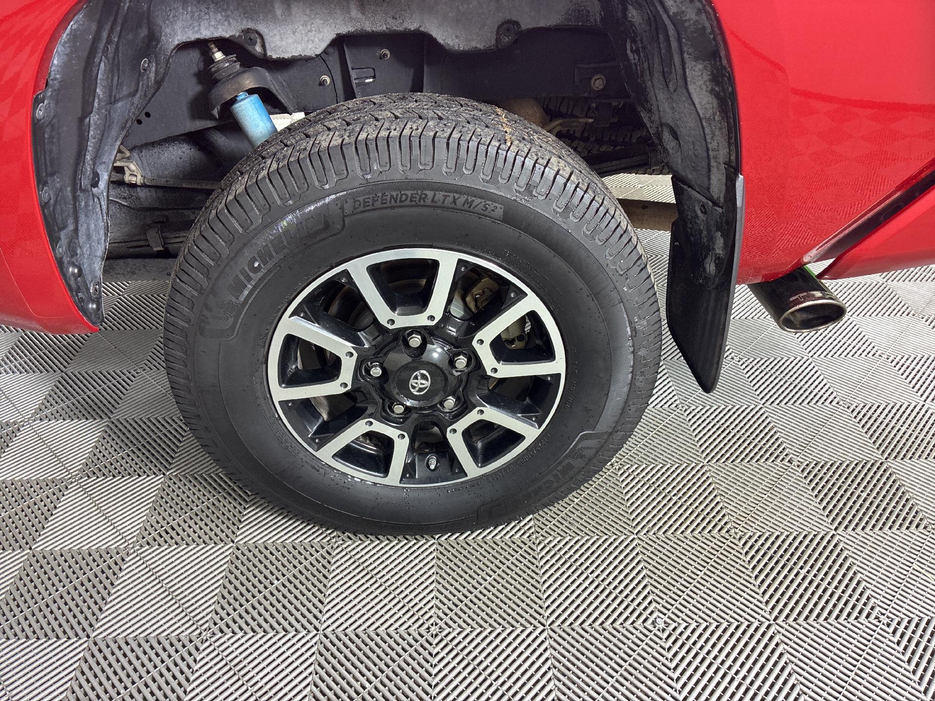 2017 Toyota Tundra SR5 photo 11