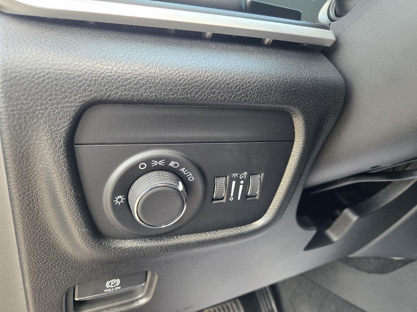 2025 Jeep Grand Cherokee Laredo X photo 12