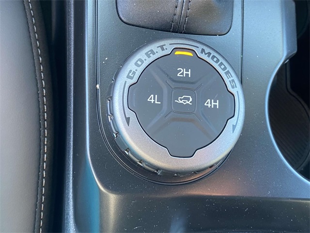 2025 Ford Bronco Outer Banks photo 17