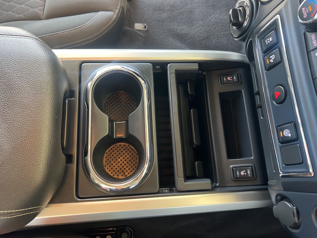 2024 Nissan Titan Crew Cab photo 17