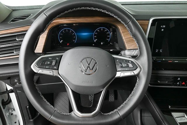 2025 Volkswagen Atlas SE Technology photo 8