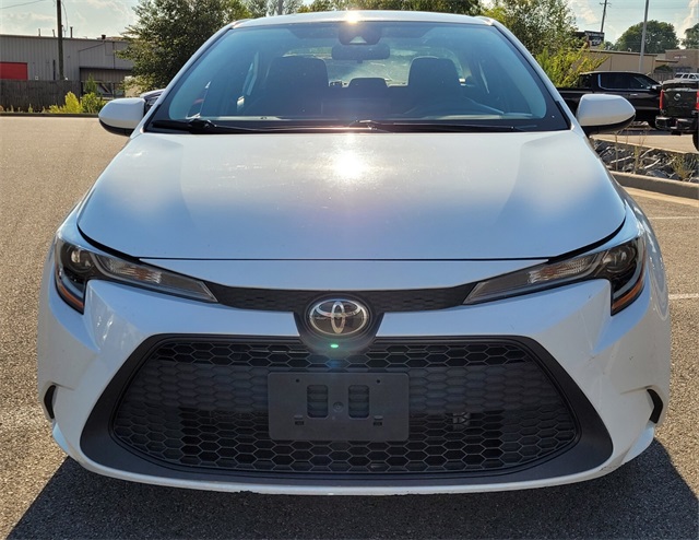 2022 Toyota Corolla LE photo 3