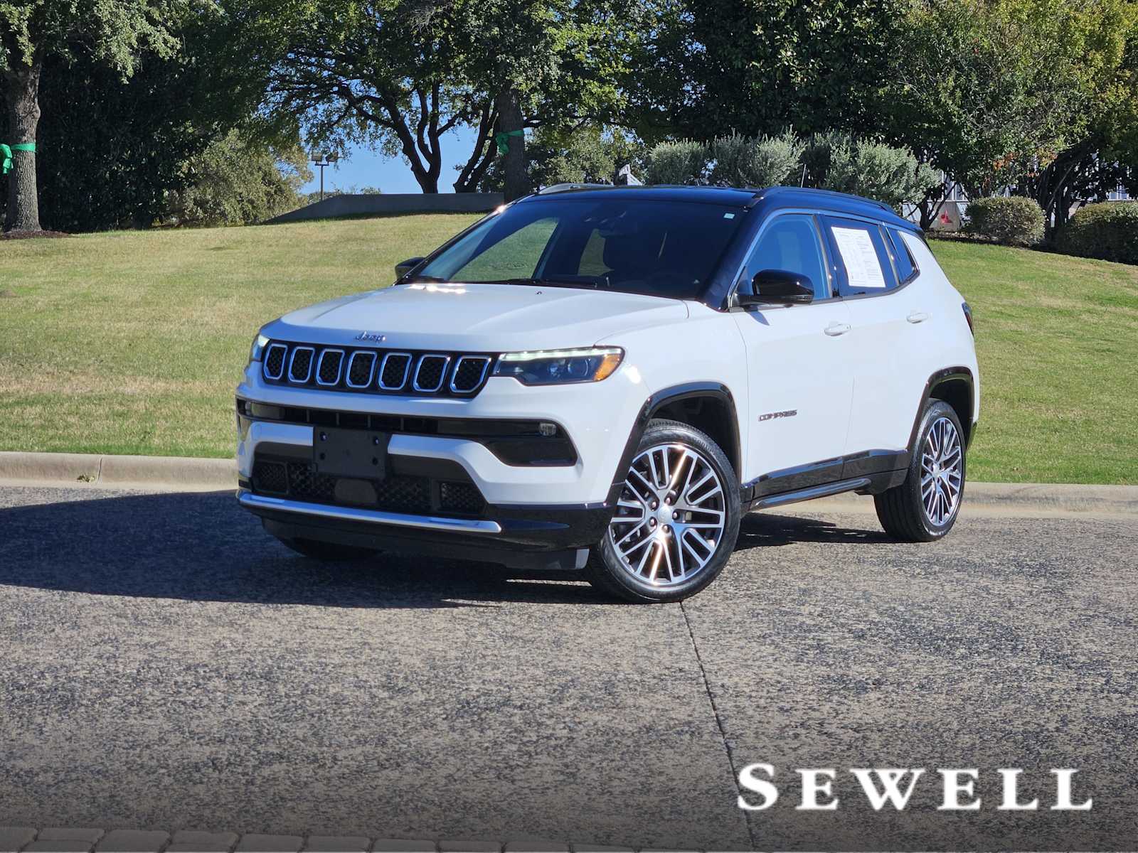 2023 Jeep Compass Limited's photo