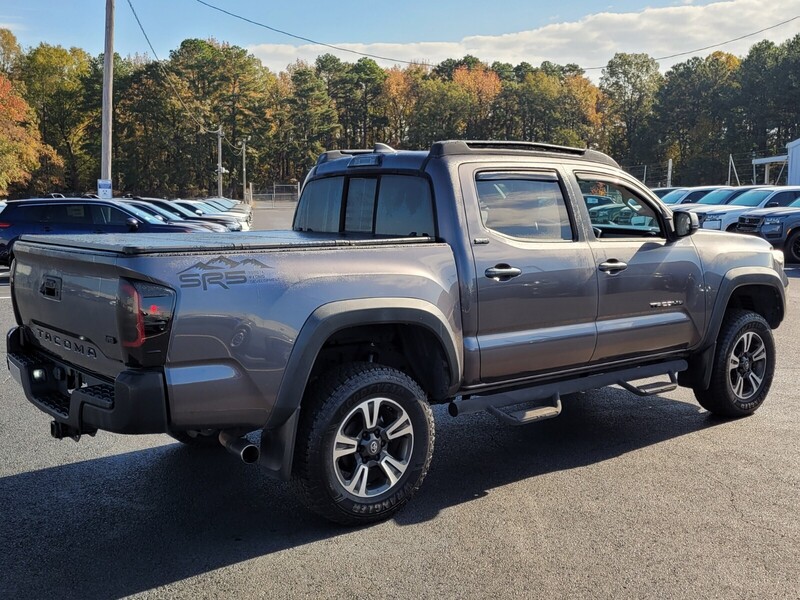 2016 Toyota Tacoma SR5 photo 3