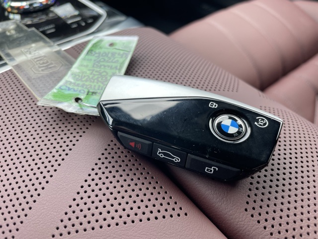 2026 Bmw 750e photo 25