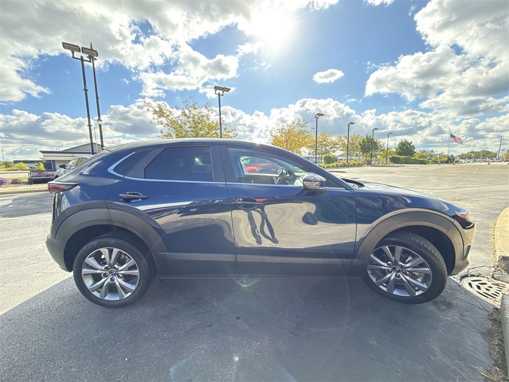 2022 Mazda CX-30 2.5 Select photo 3