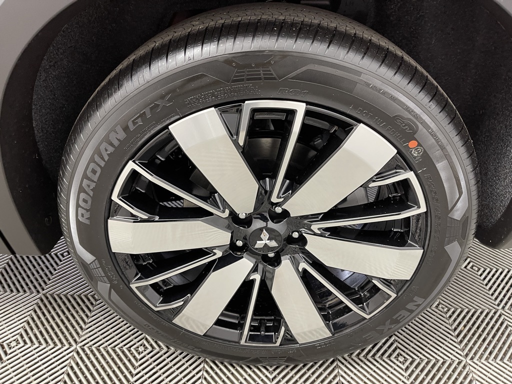 2025 Mitsubishi Outlander SE photo 34