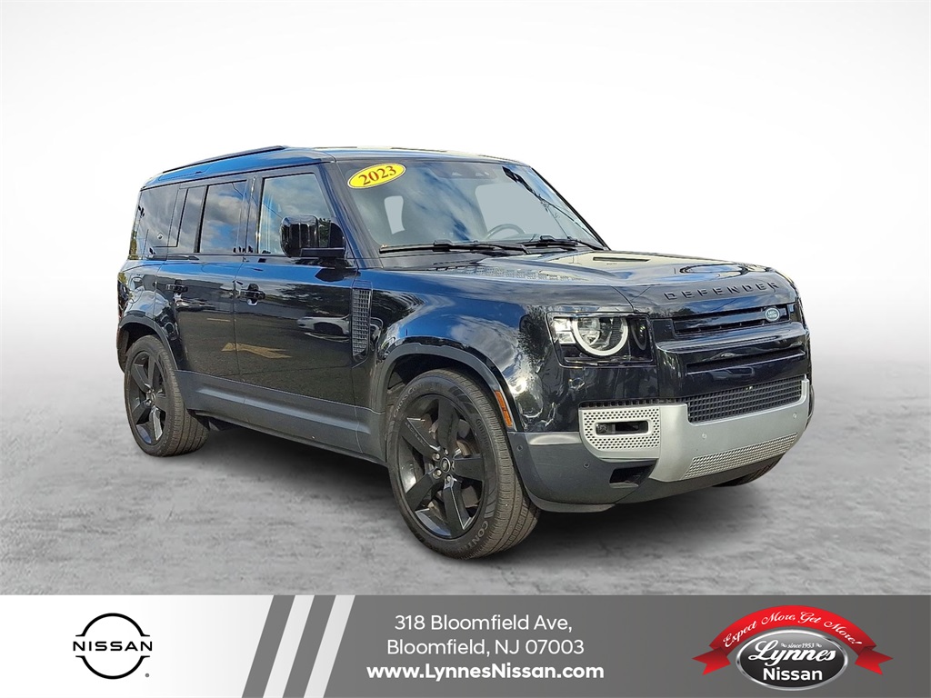 2023 Land Rover Defender S's photo