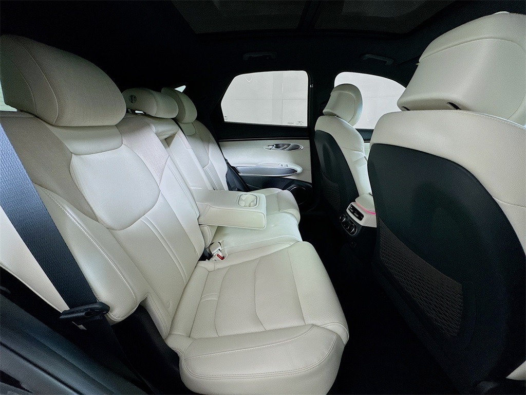 2024 Genesis Electrified GV70 Advanced photo 16