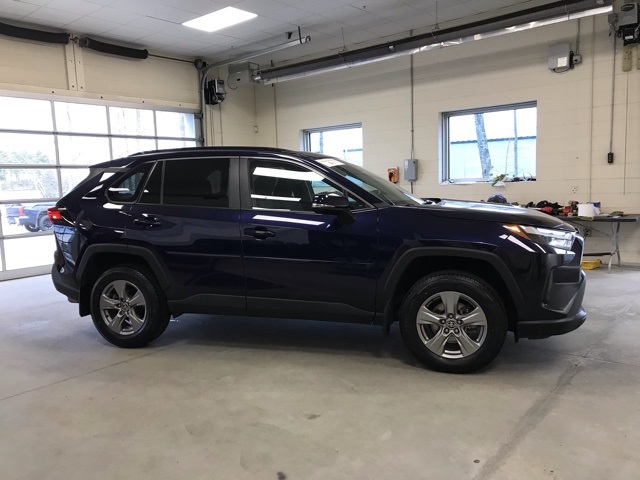 2024 Toyota RAV4 XLE photo 2