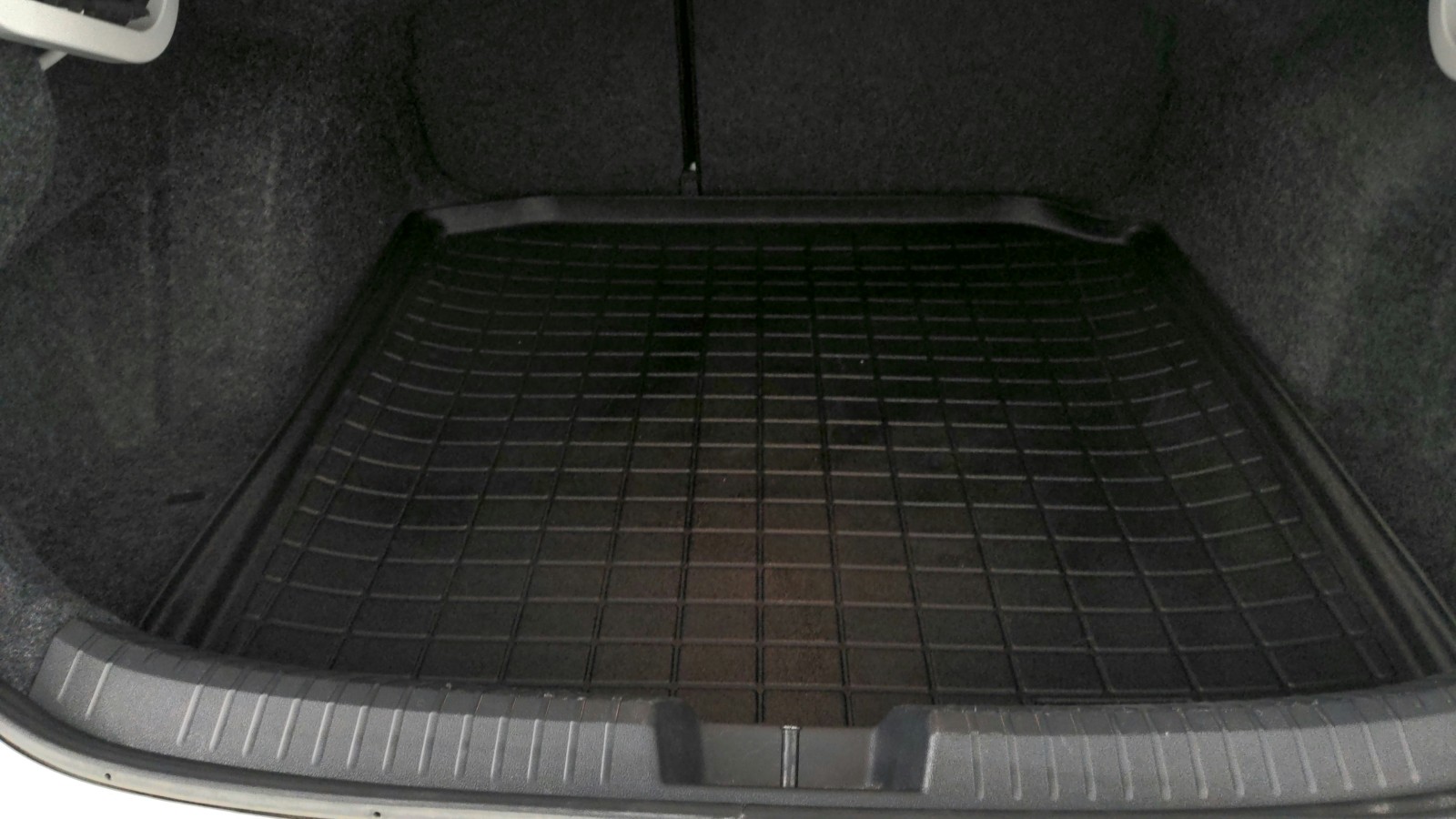 Used 2024 WHITE Volkswagen S image 14