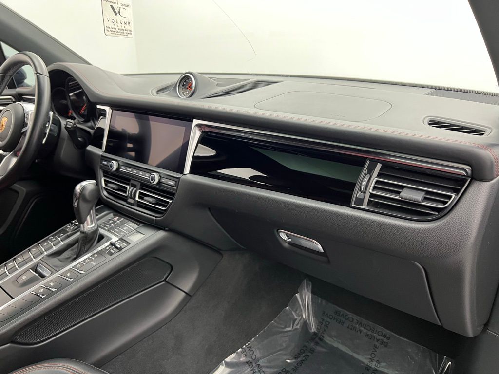 2021 Porsche Macan Base photo 30