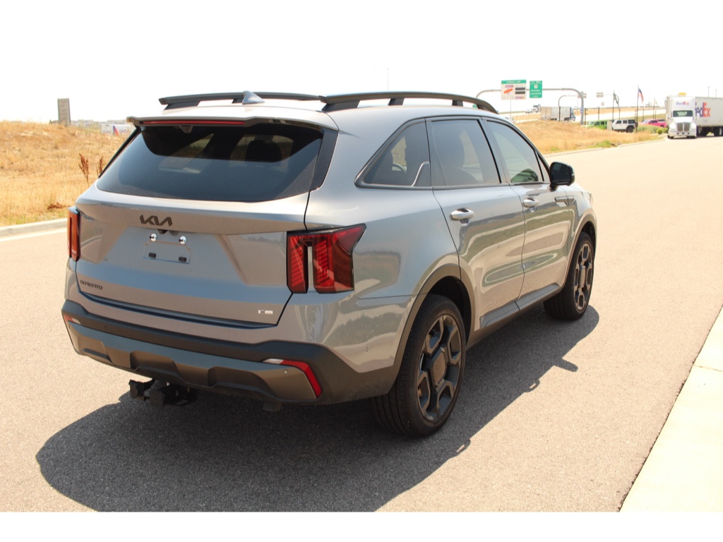 2025 Kia Sorento X-Line SX Prestige photo 4
