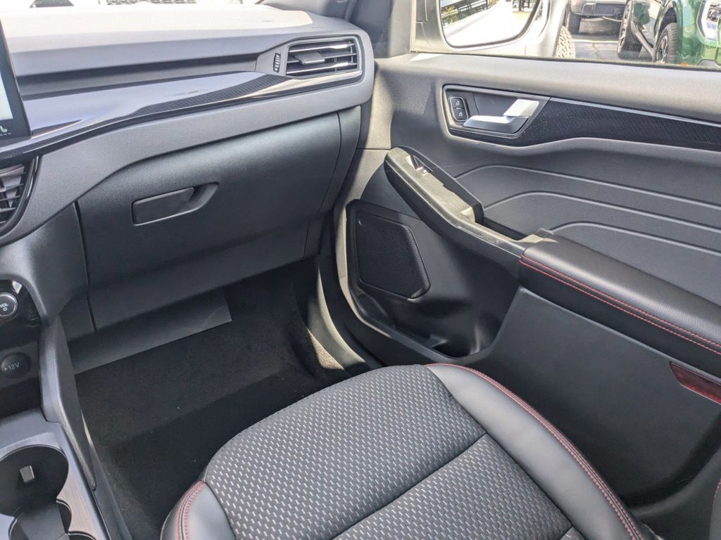 2025 Ford Escape ST-Line photo 19