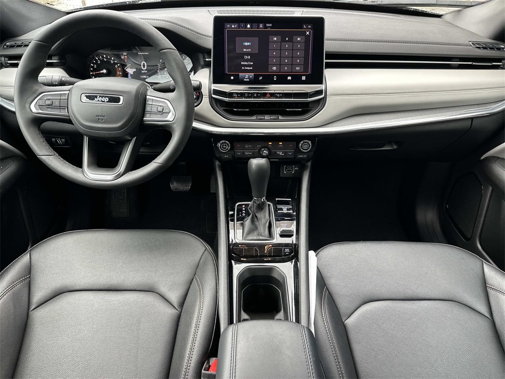 2024 Jeep Compass Limited photo 2