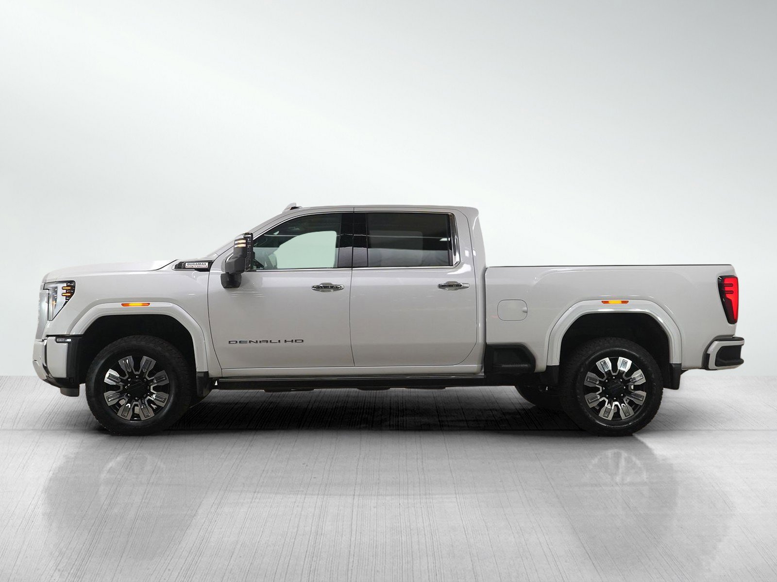 Used 2025 GMC Sierra 2500HD Denali with VIN 1GT4UREY7SF280640 for sale in Roseville, Minnesota