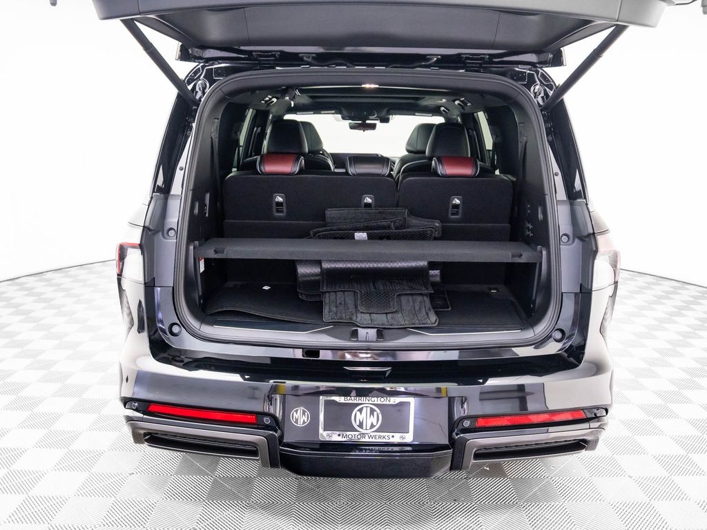 2026 Infiniti QX80 photo 28