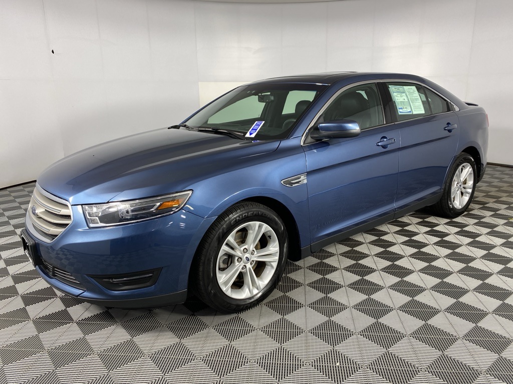 2018 Ford Taurus SEL photo 4