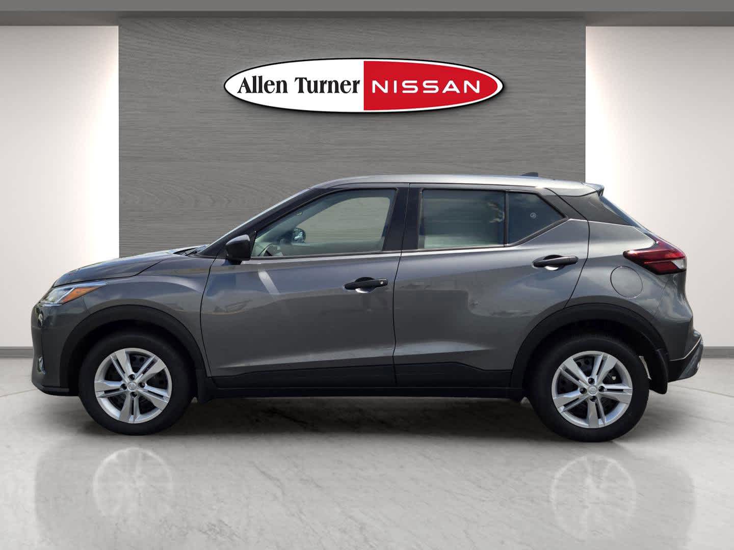2025 Nissan Kicks Play S photo 10