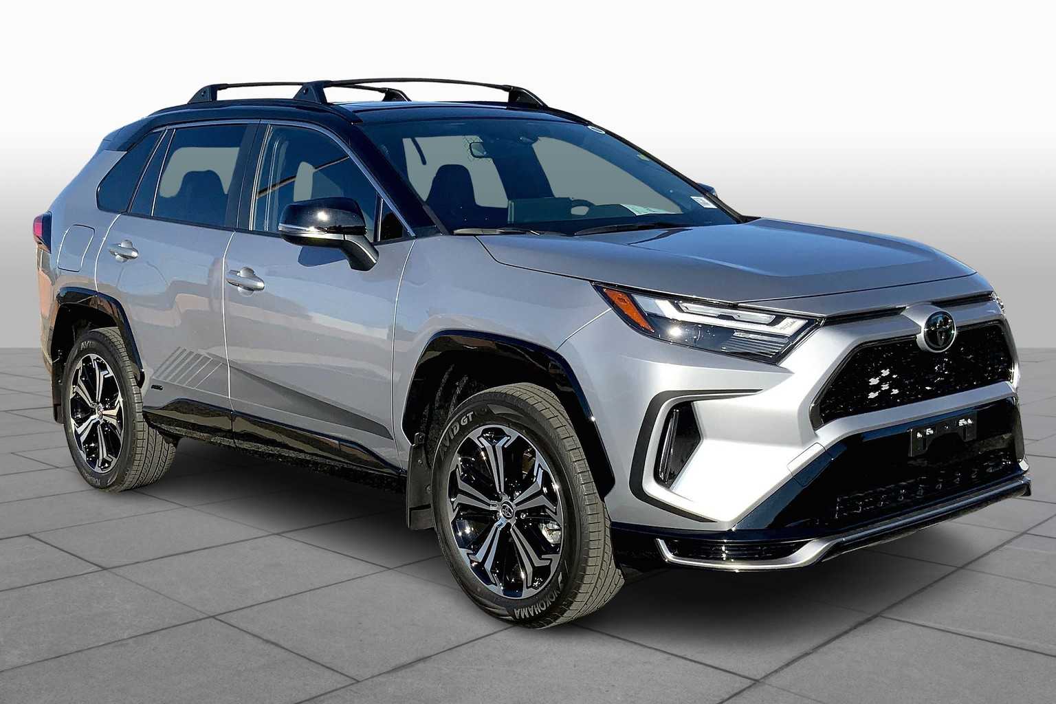 2025 Toyota RAV4 Hybrid XSE photo 2