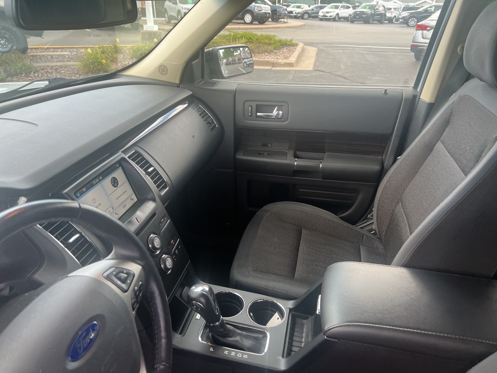 2016 Ford Flex SEL photo 19