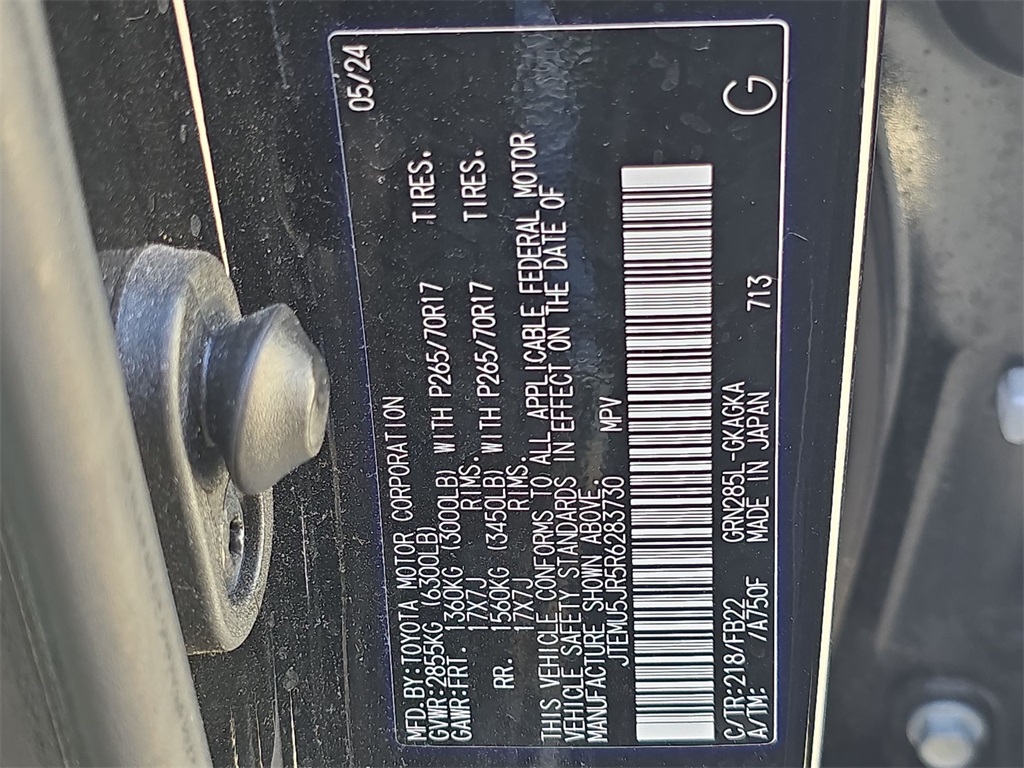 2024 Toyota 4Runner SR5 4WD photo 23