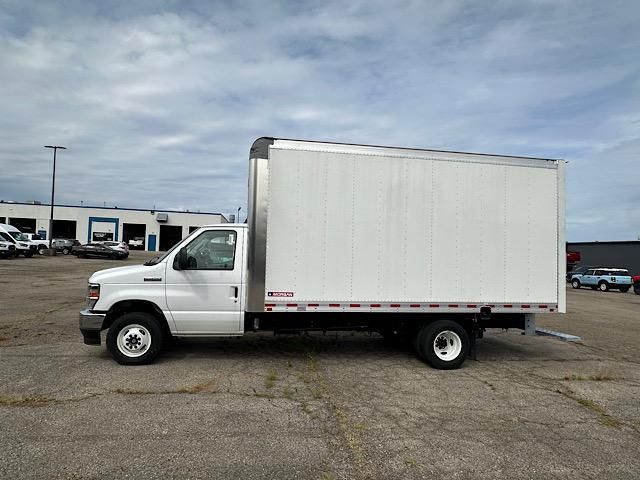 2024 Ford E-450 Cutaway photo 4