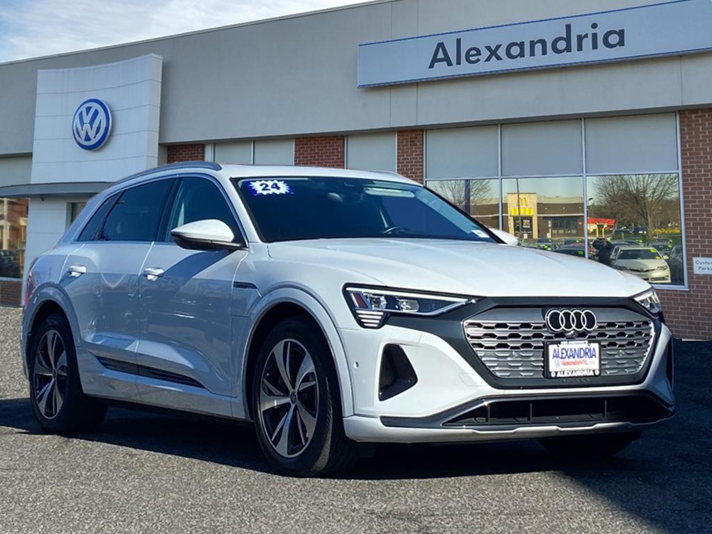 2024 Audi Q8 e-tron Premium Plus's photo