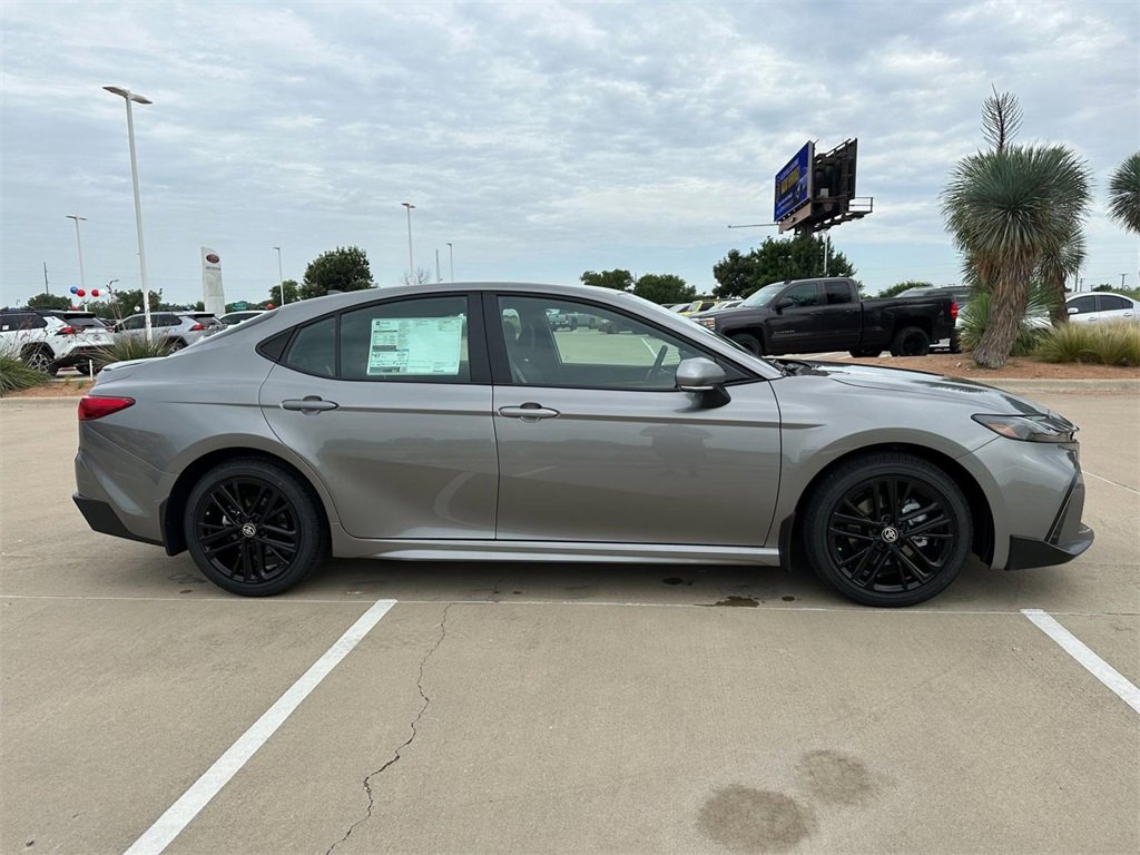 2025 Toyota Camry LE photo 3
