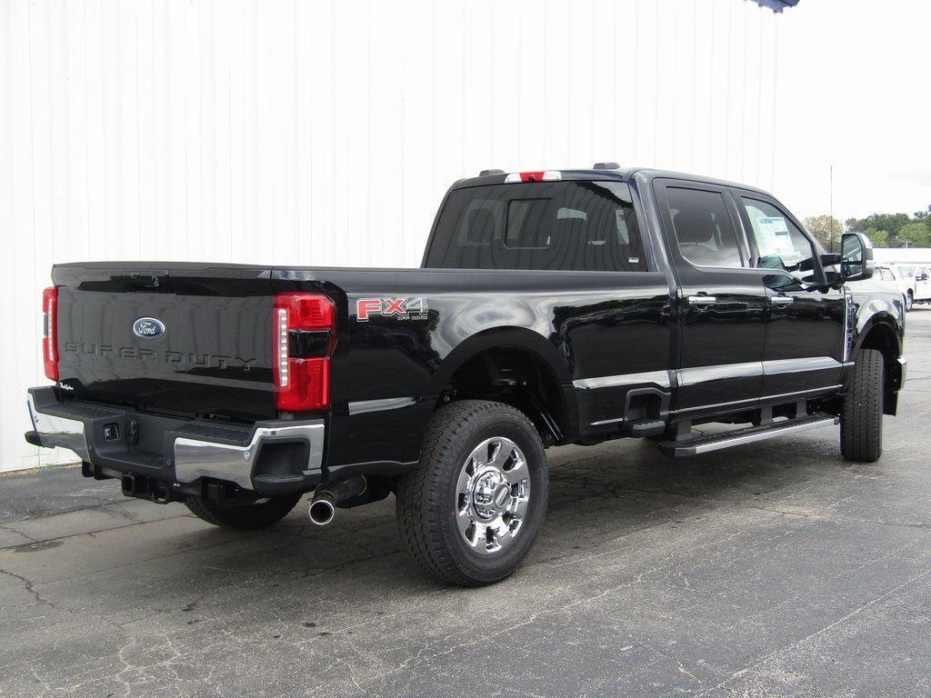 2026 Ford F-350 Lariat photo 3